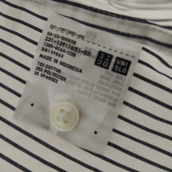 Uniqlo Stripe Shirt 🤍 - Picture 4 of 10